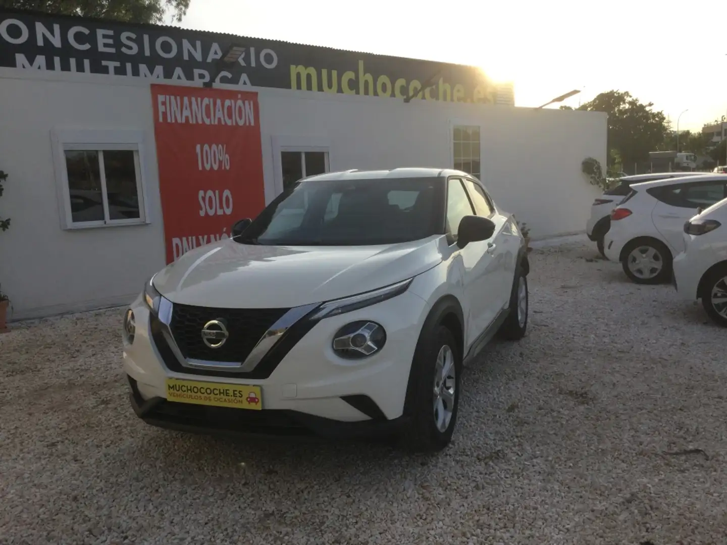 Nissan Juke 1.0 DIG-T Acenta 4x2 117 Blanc - 1
