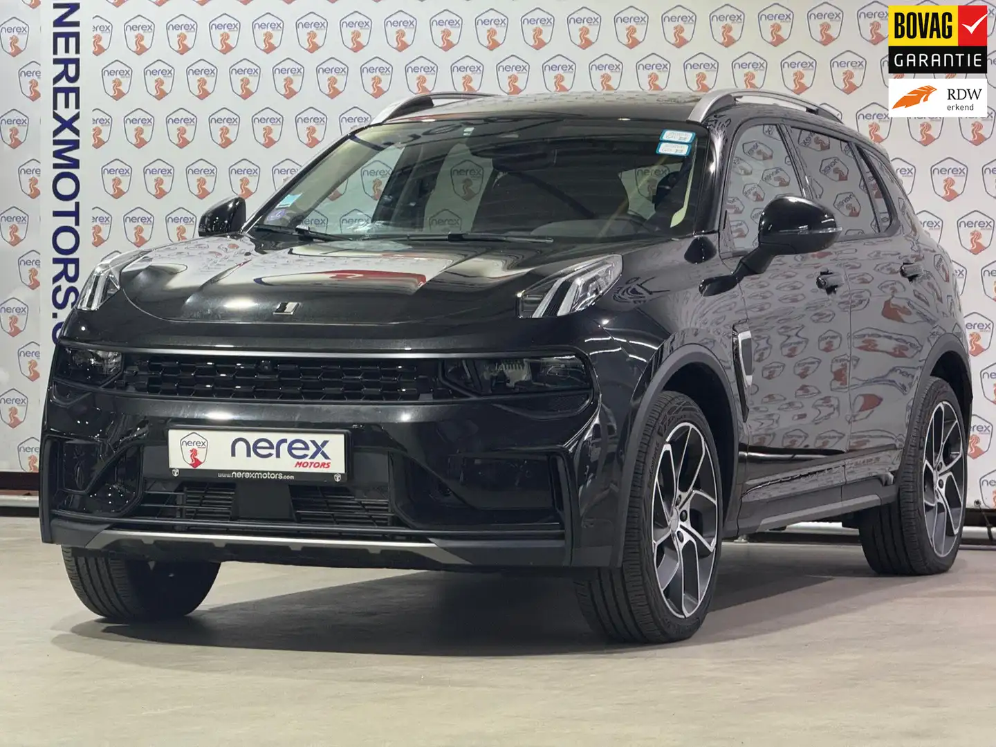 Lynk & Co 01 1.5/PANO/360CAM/AUTO-PILOT/MEMORY/APPLE-CARPLAY/BL Negro - 1