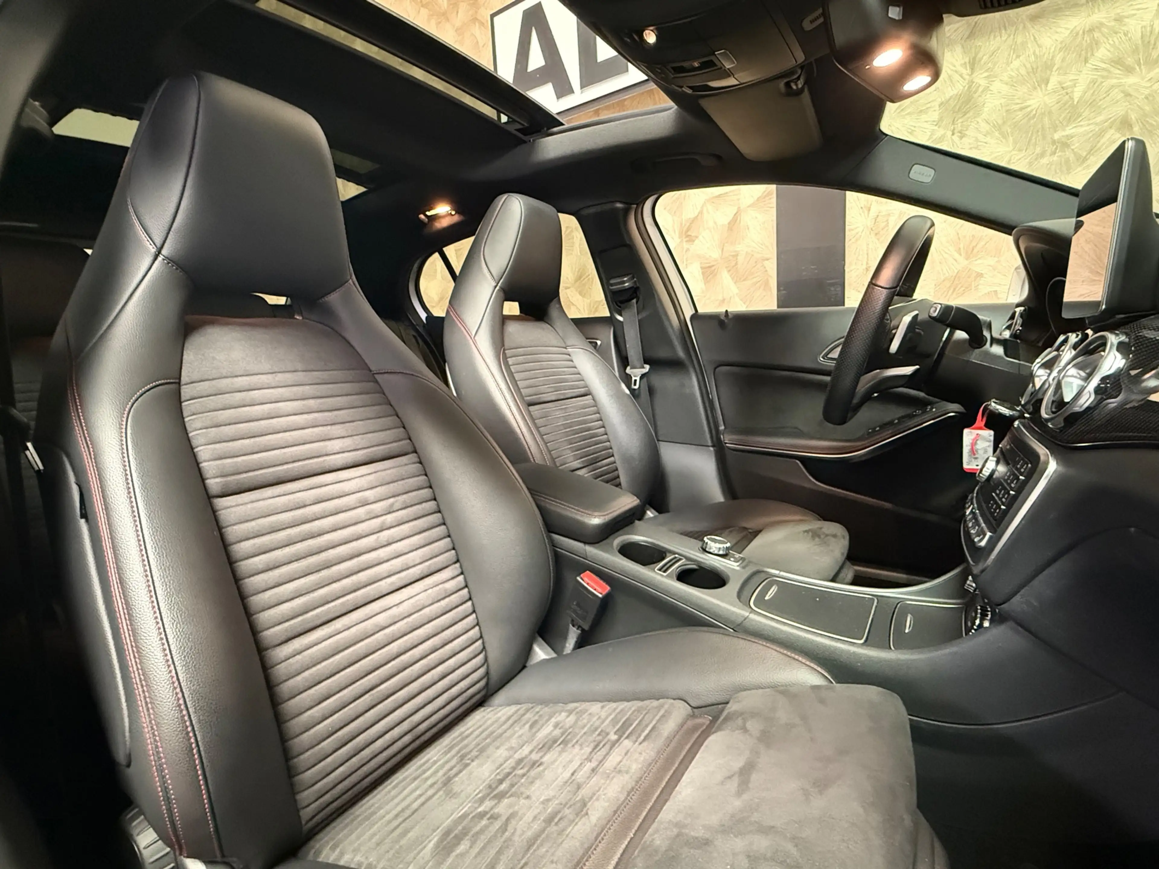 Mercedes-Benz GLA 250 Premium Plus Amg | Pano |H&K| Sfeerverlichting | 3 — photo 11