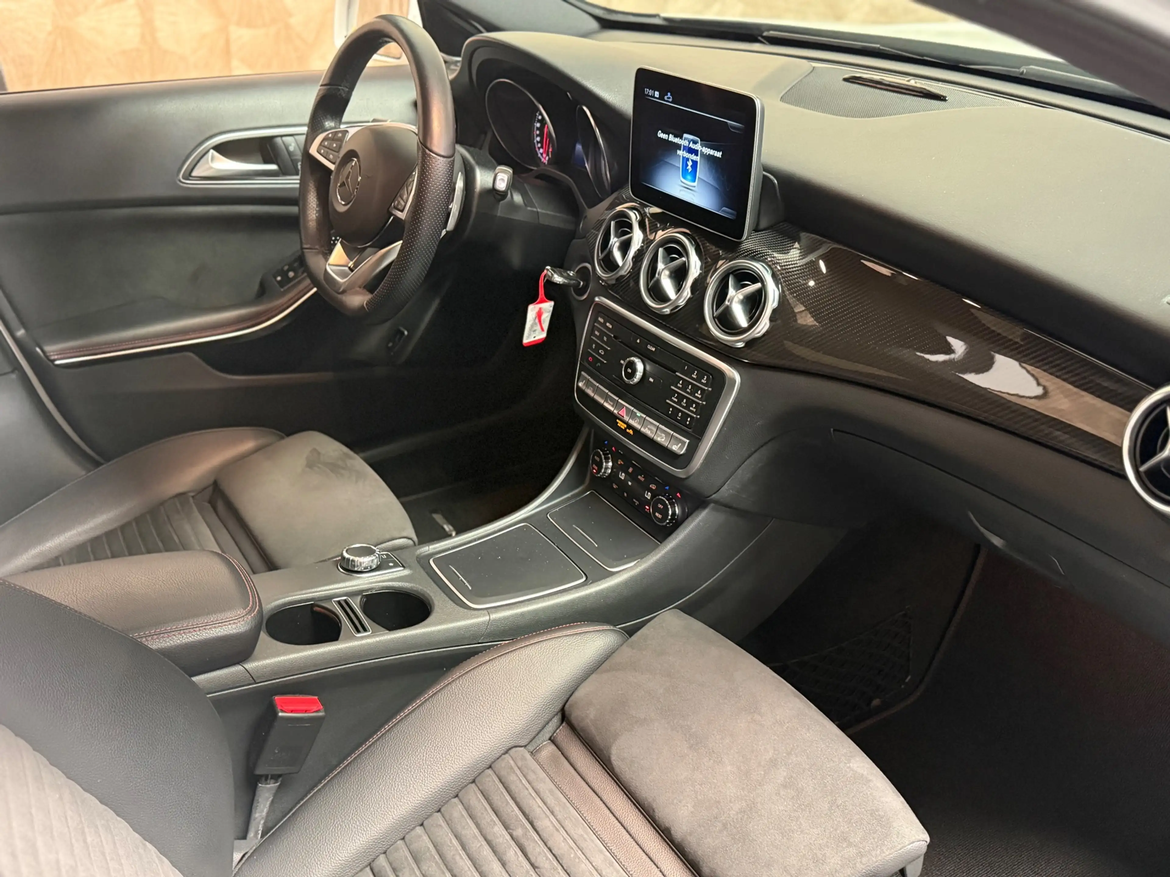 Mercedes-Benz GLA 250 Premium Plus Amg | Pano |H&K| Sfeerverlichting | 3 — photo 10