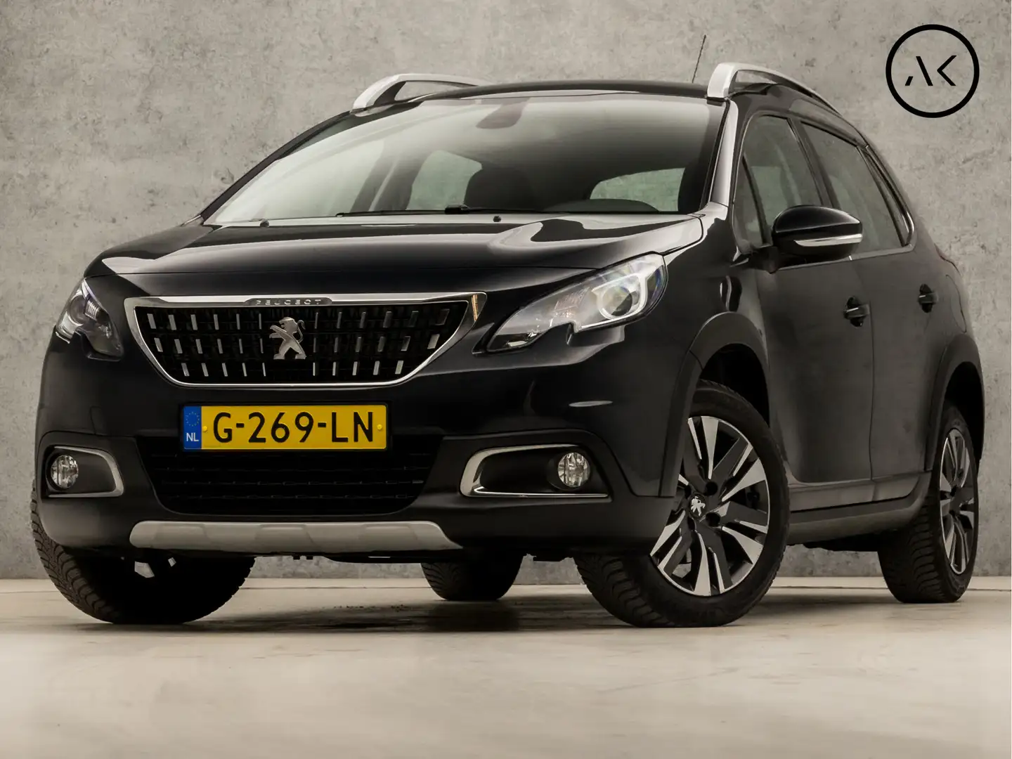 Peugeot 2008 1.2 PureTech Sport Automaat (APPLE CARPLAY, NAVIGA Zwart - 1