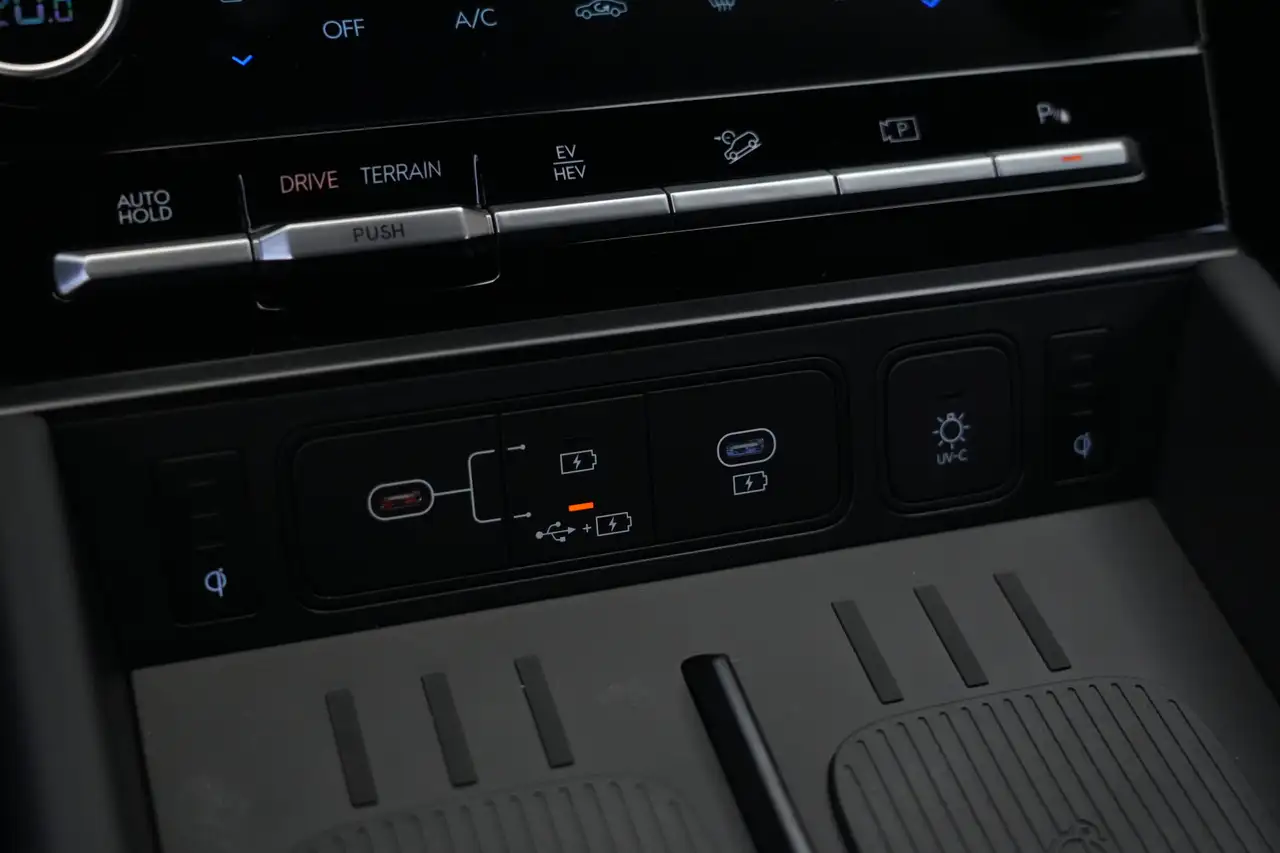 Hyundai SANTA FE 1.6 T-GDI PHEV Black Line 4WD 7p. 252pk Navigatie/ 13