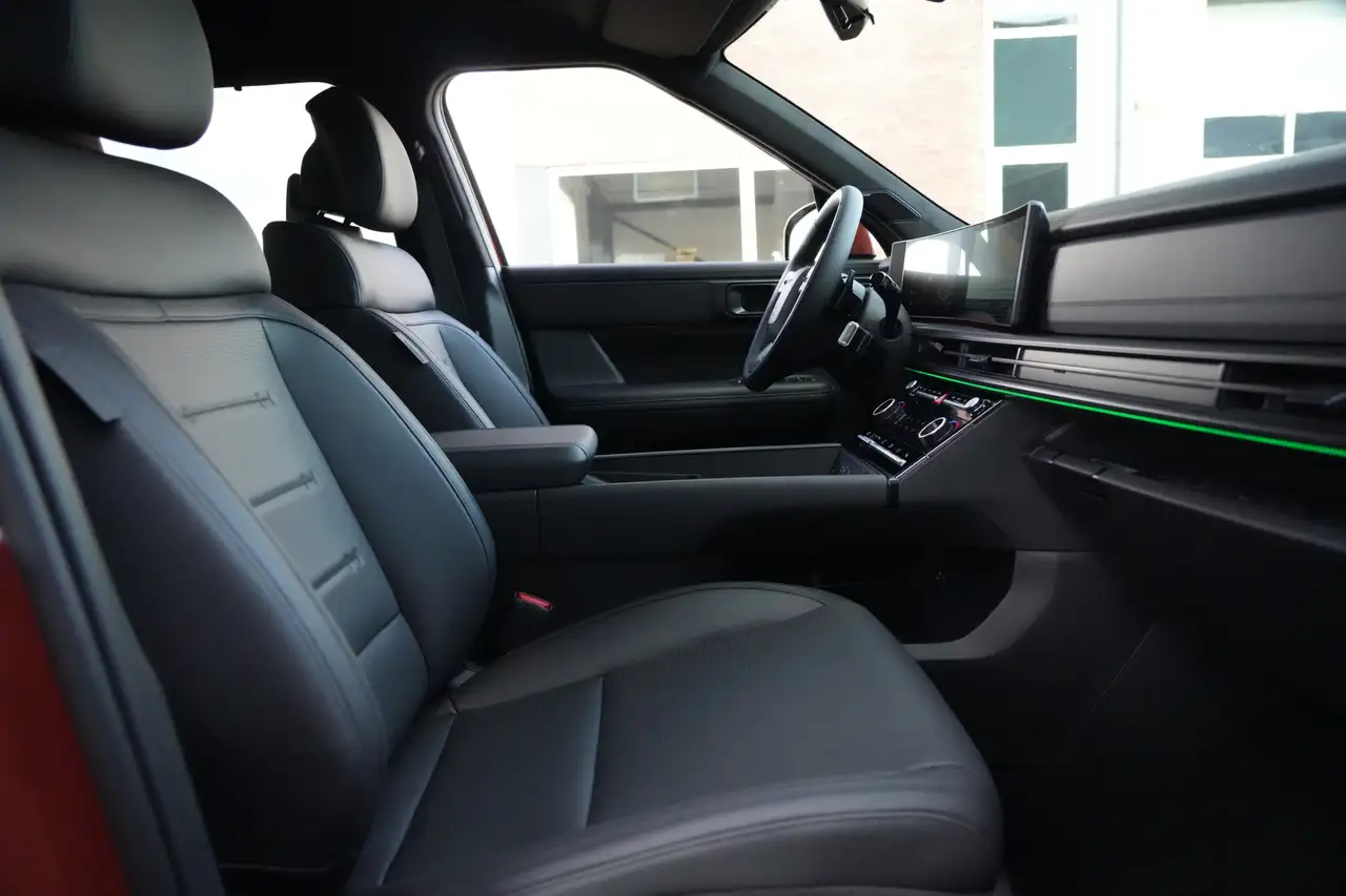 Hyundai SANTA FE 1.6 T-GDI PHEV Black Line 4WD 7p. 252pk Navigatie/ 9