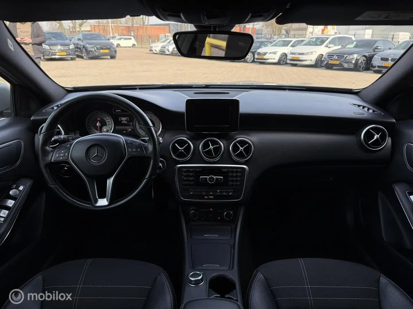 Mercedes-Benz A 180 Prestige AUTOMAAT Grijs - 2