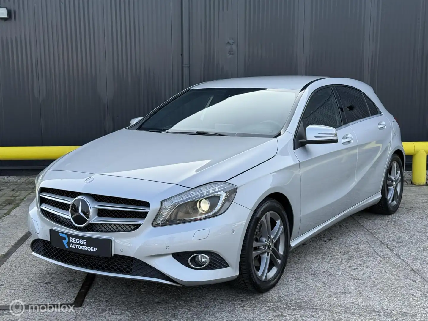 Mercedes-Benz A 180 Prestige AUTOMAAT Grijs - 1