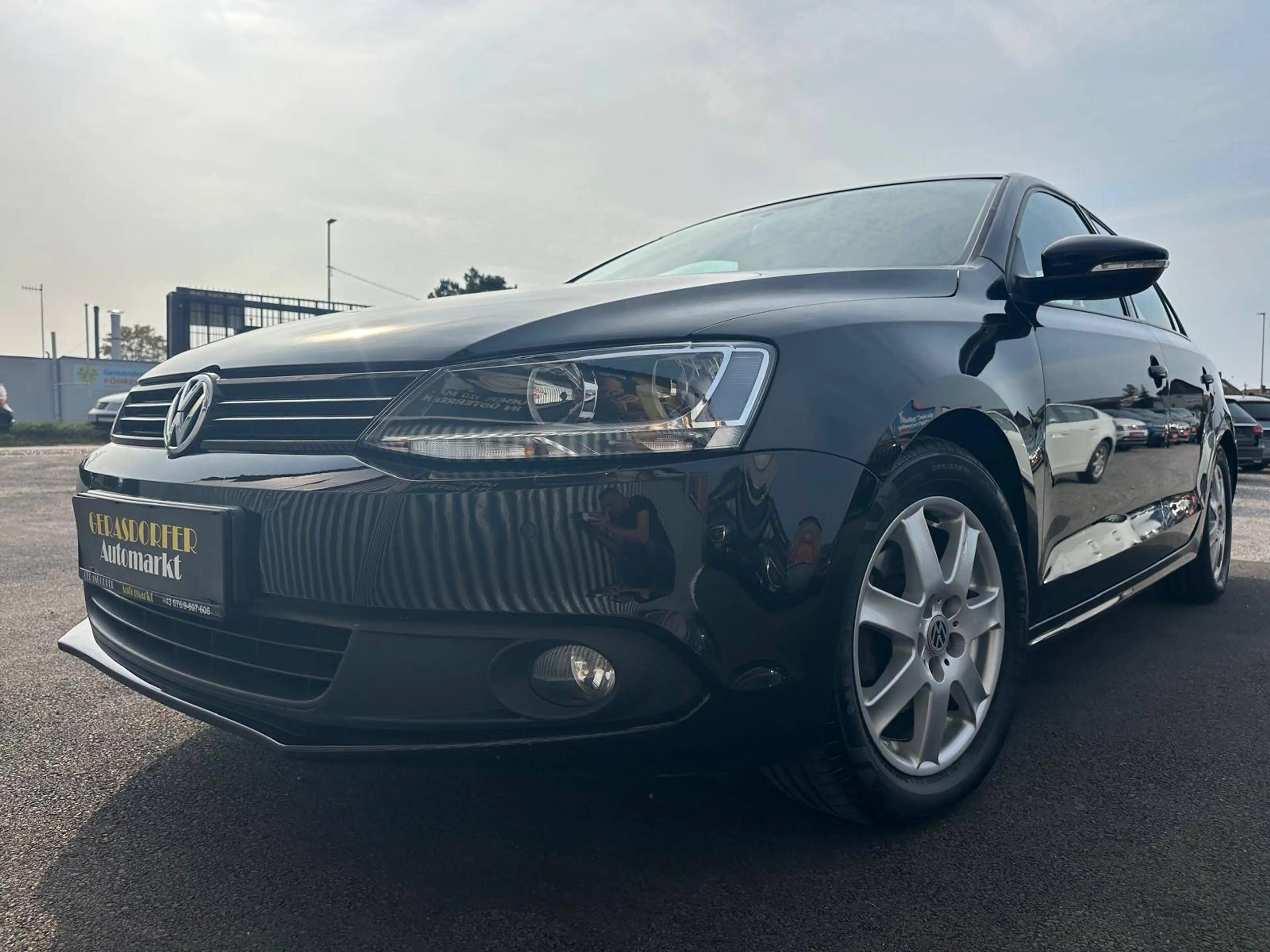 Volkswagen Jetta 1.6 TDI Comfortline *Finanzierung* — photo 2