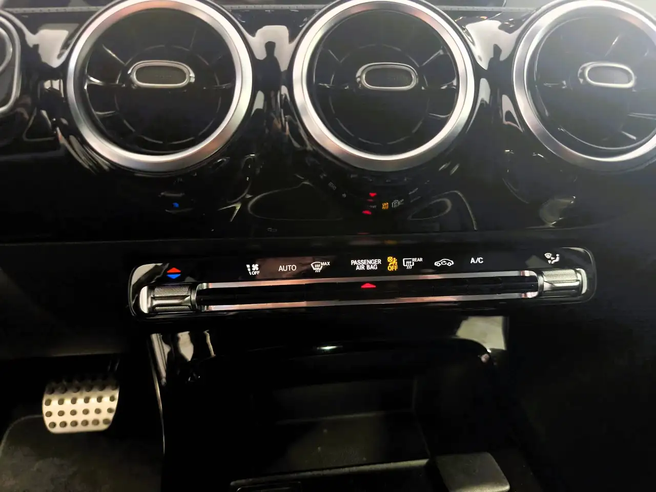 Mercedes-Benz A-Class A 200 d Premium Night edition Plus 4matic auto*IVA ESPOSTA*IVA DEDUCIBILE*INTERAMENTE FINANZIABILE*UNICO PROPRIETARIO, миниатюра 14