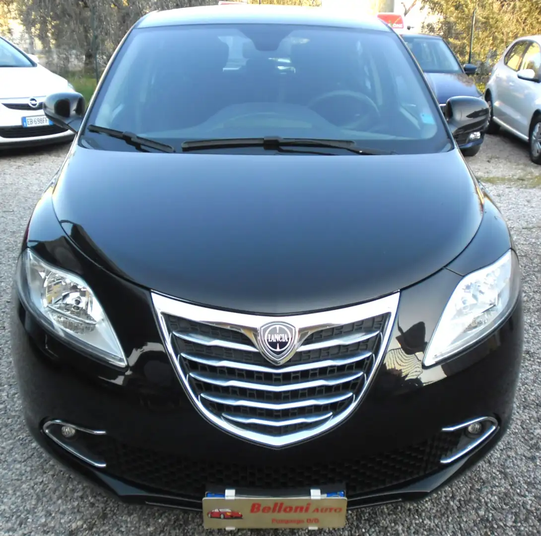 Lancia Ypsilon Ypsilon 1.2 8v Gold c/CL ecochic Gpl 69cv Negro - 1
