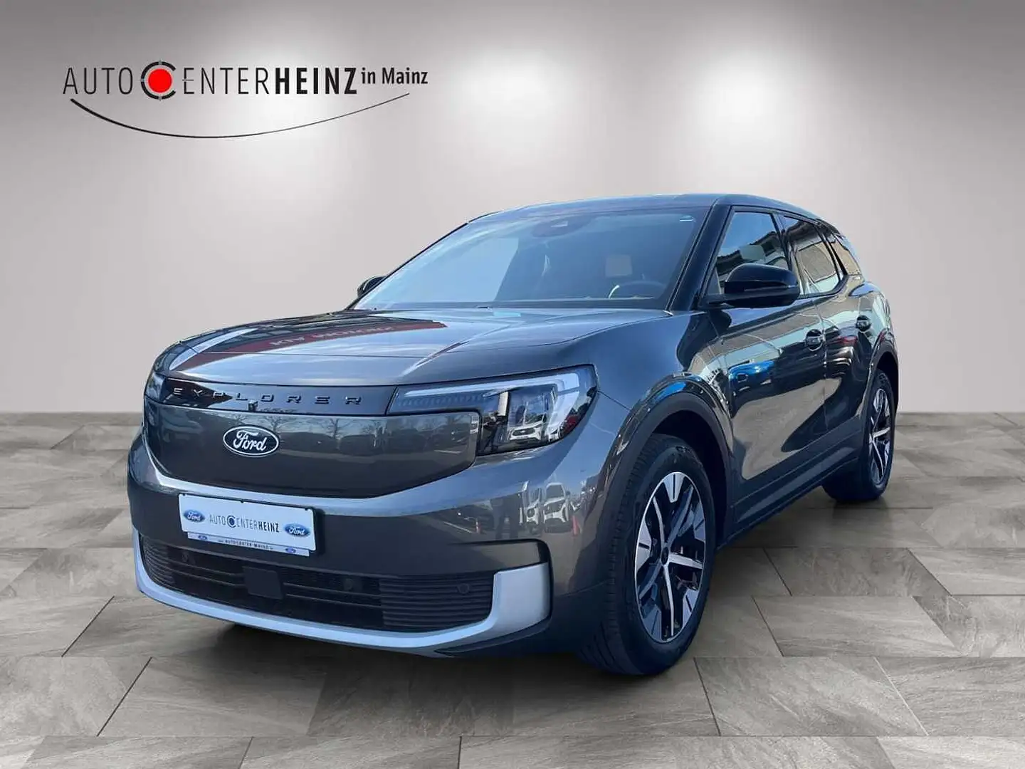 Ford Explorer Elektro Extended Range RWD 79kWh Grau - 1