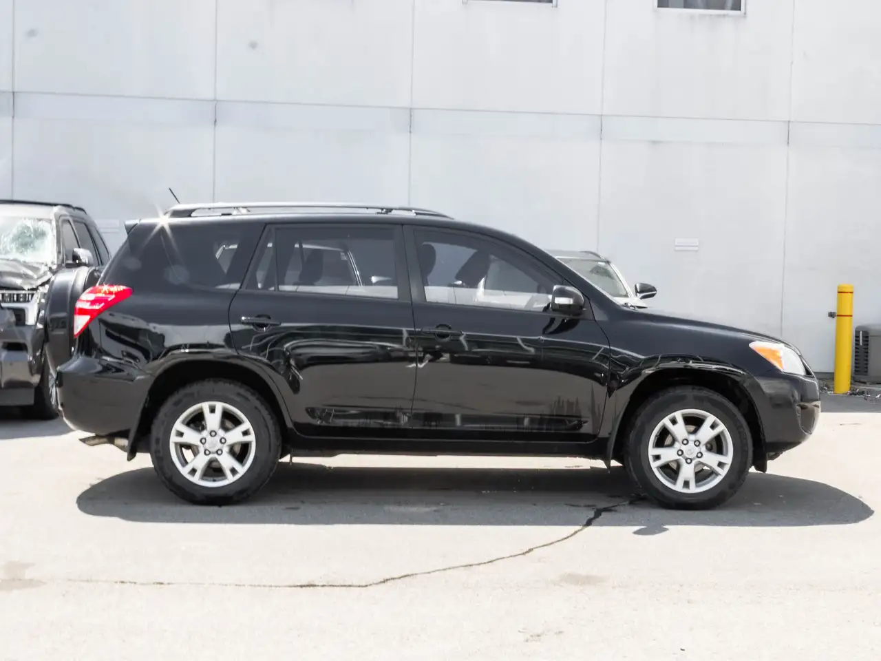 Toyota RAV 4 photo Toyota RAV 4