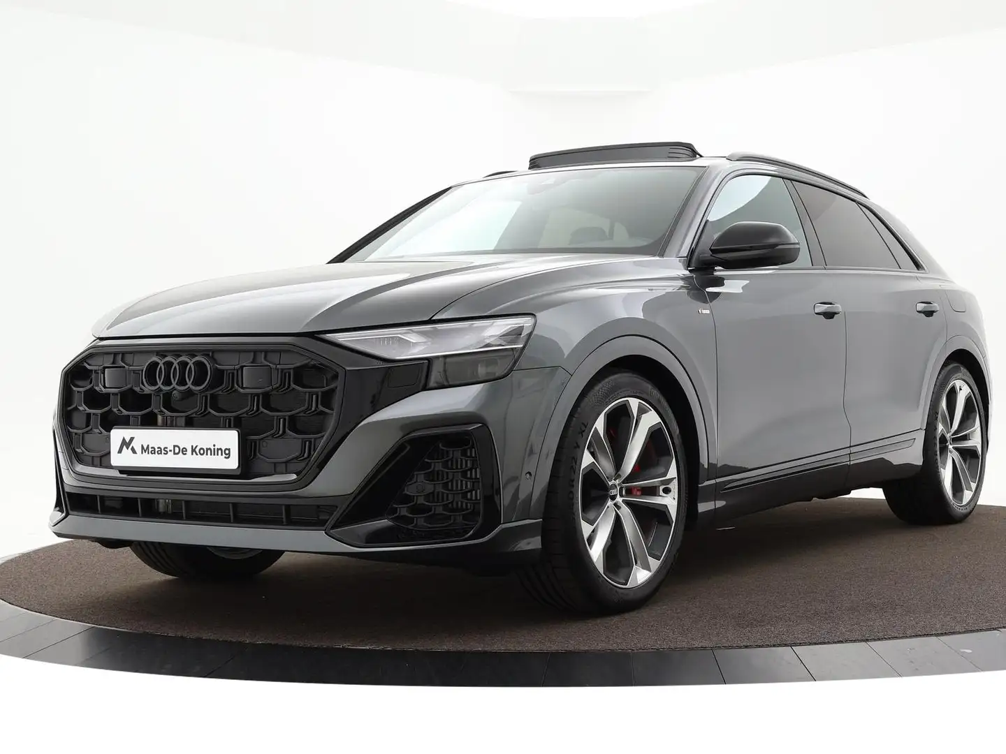 Audi Q8 60 TFSIe 490pk Quattro S Line Competition · Luchtv Grigio - 1