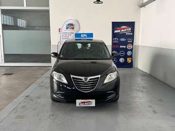 Ypsilon III 2011 1.2 8v Gold c/CL ecochic Gpl 69cv
