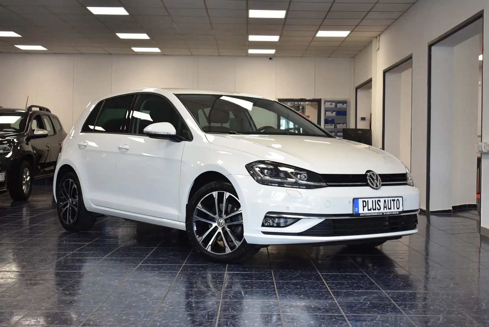 Volkswagen Golf 2,0 TDi Aut. Highline Navi LED Virtual Kam Weiß - 1