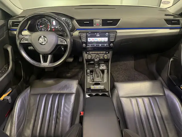 Skoda Superb view 5