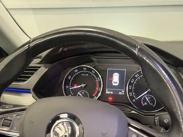 Skoda Superb view 30