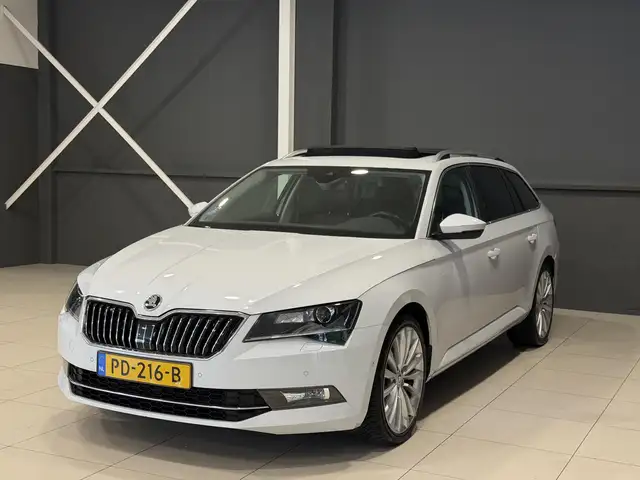 Skoda Superb view 25