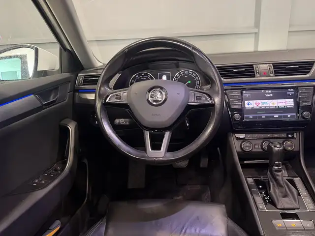 Skoda Superb view 13