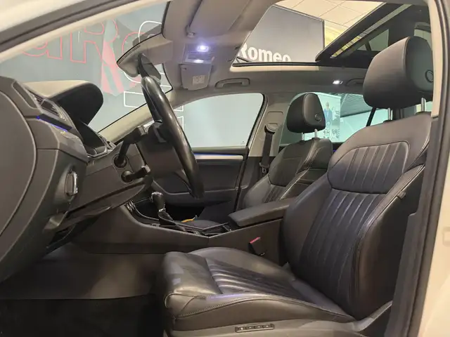 Skoda Superb view 23