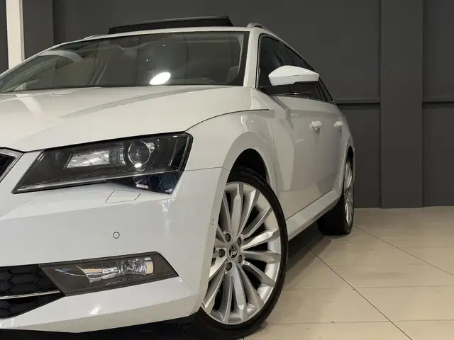 Skoda Superb view 2