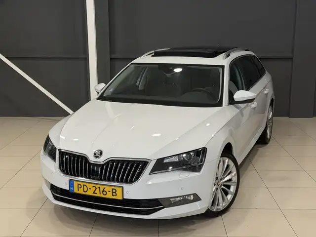 Skoda Superb view 6