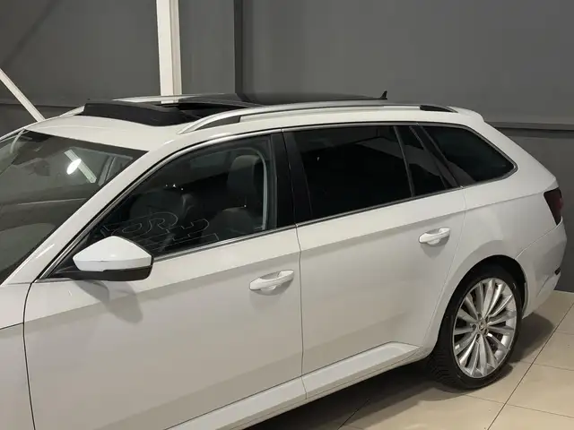 Skoda Superb view 18