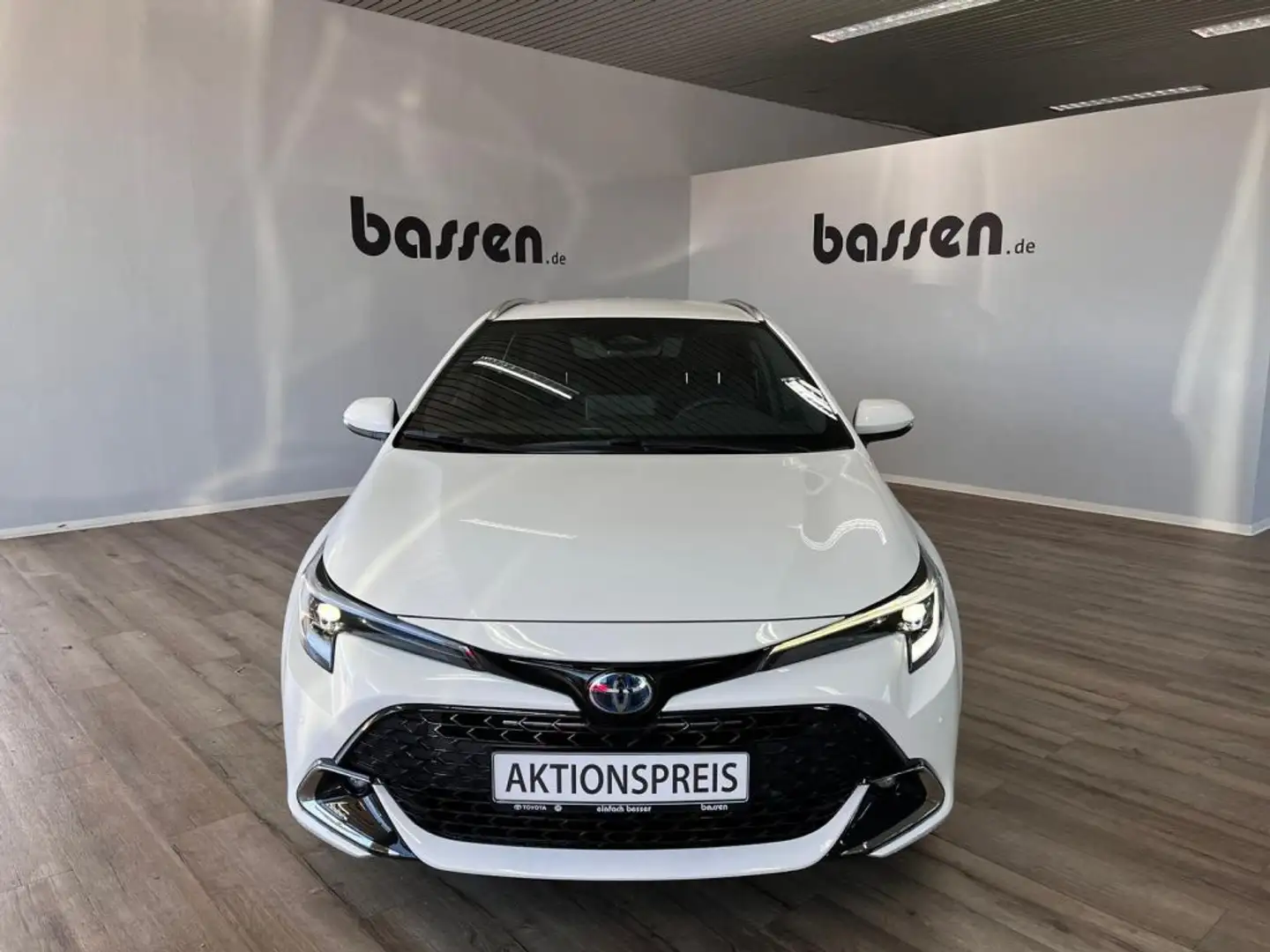 Toyota Corolla 2.0 Hybrid Touring Sports Team Deutschland White - 1