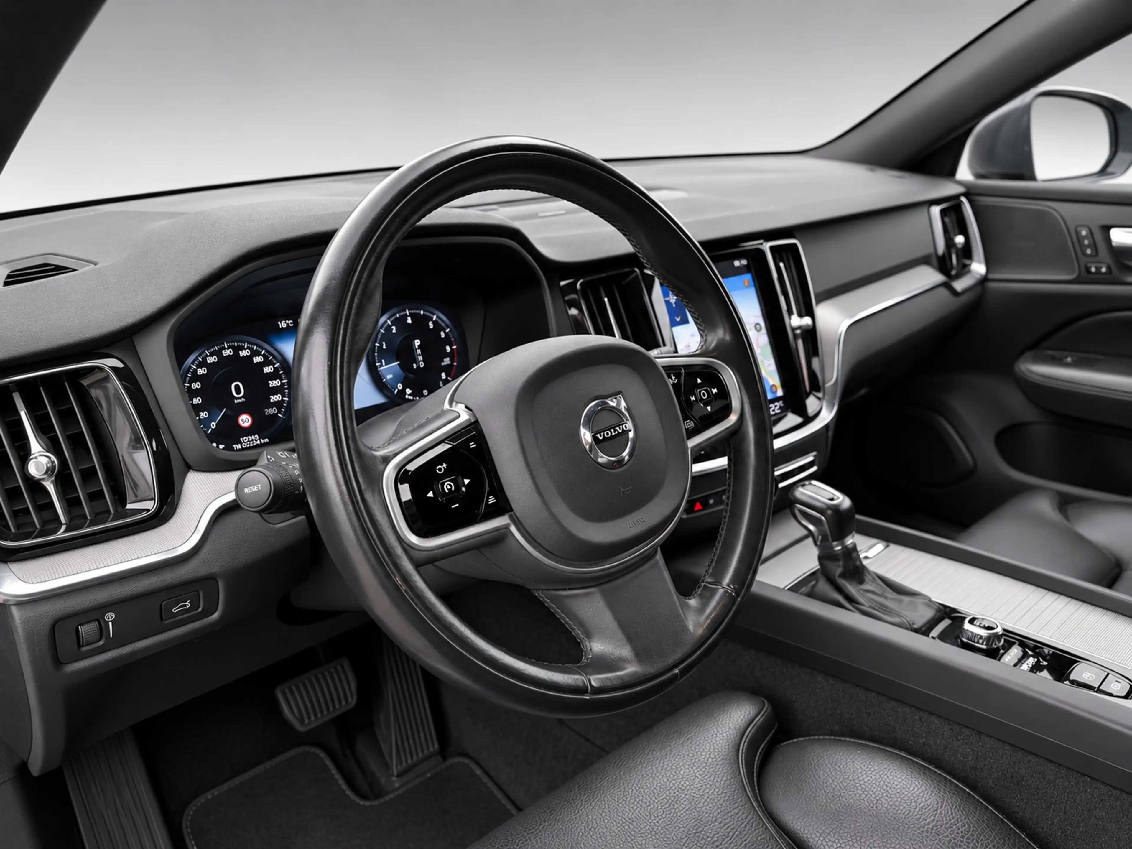 Volvo V60 Cross Country D4 AWD Pro Aut. NP 68.803.- — photo 14