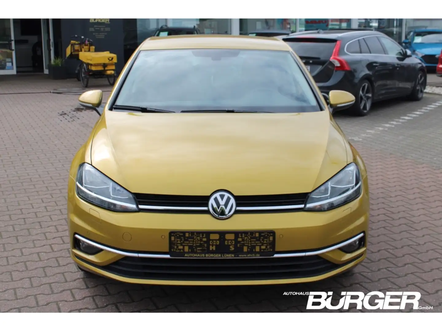 Volkswagen Golf VII Join 1.5 TSI Navi ACC StandHZG PDC v+h APP Con Yellow - 2