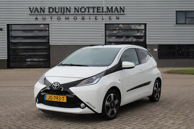 Toyota Aygo 1.0 VVT-i X-Sport / Carplay / Navigatie / N.A.P.