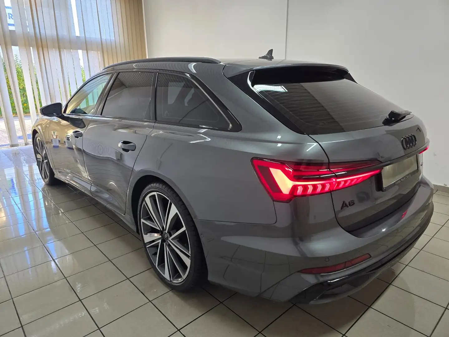 Audi A6 Avant 40 TDI design S Line Matrix B&O AHK 21" Gris - 2