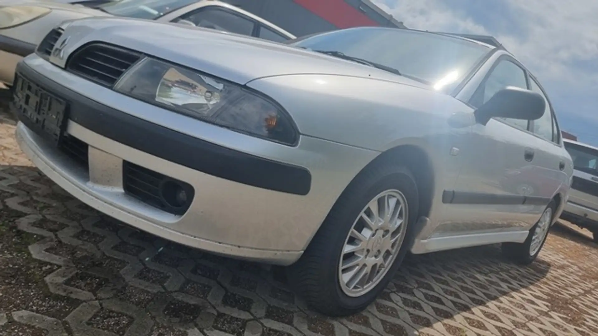 Mitsubishi Carisma 1.6 COMFORT +AHK +1.Hand +super Zustand! Argent - 1