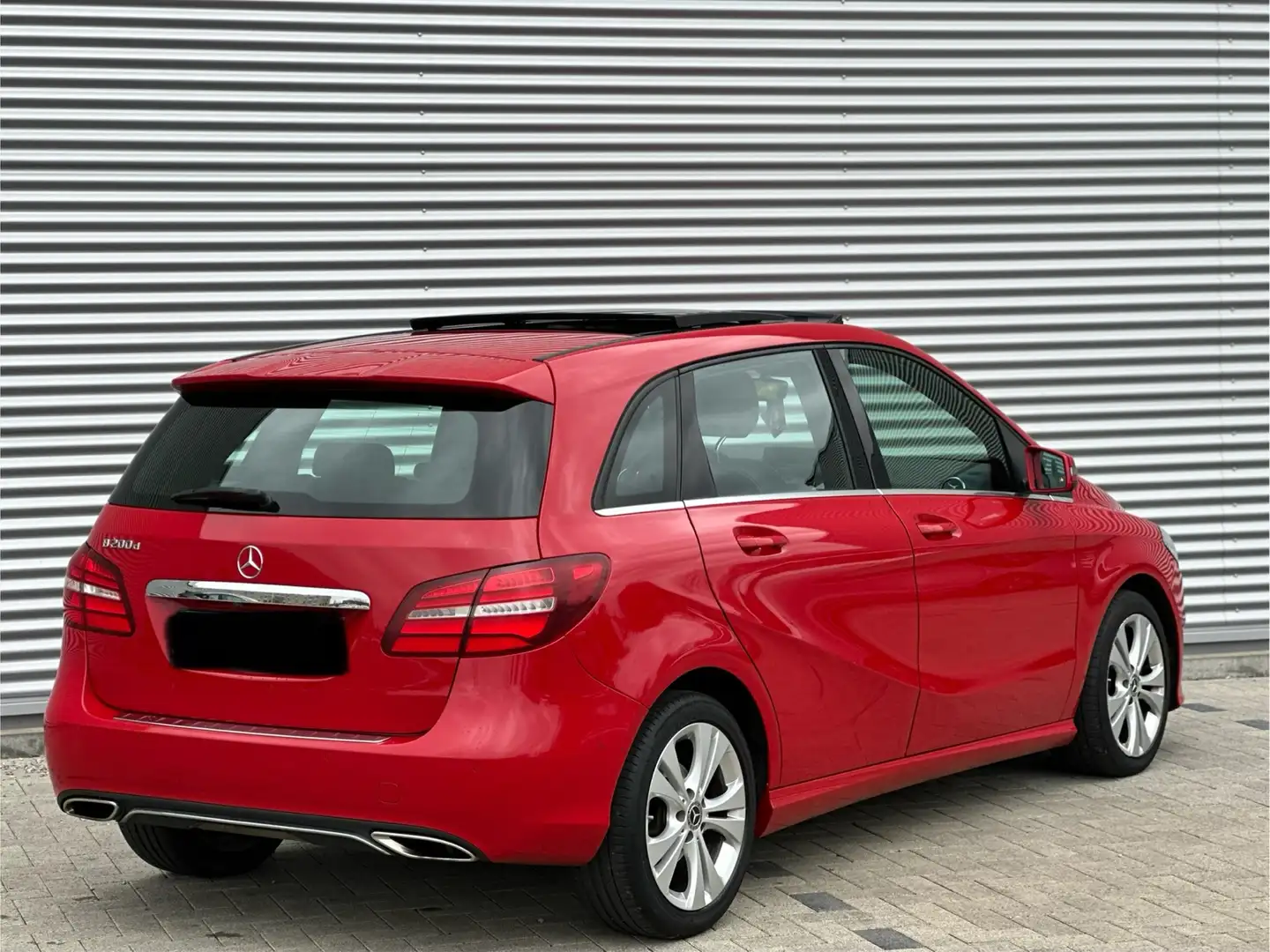 Mercedes-Benz B 200 Amg Pack Rouge - 2