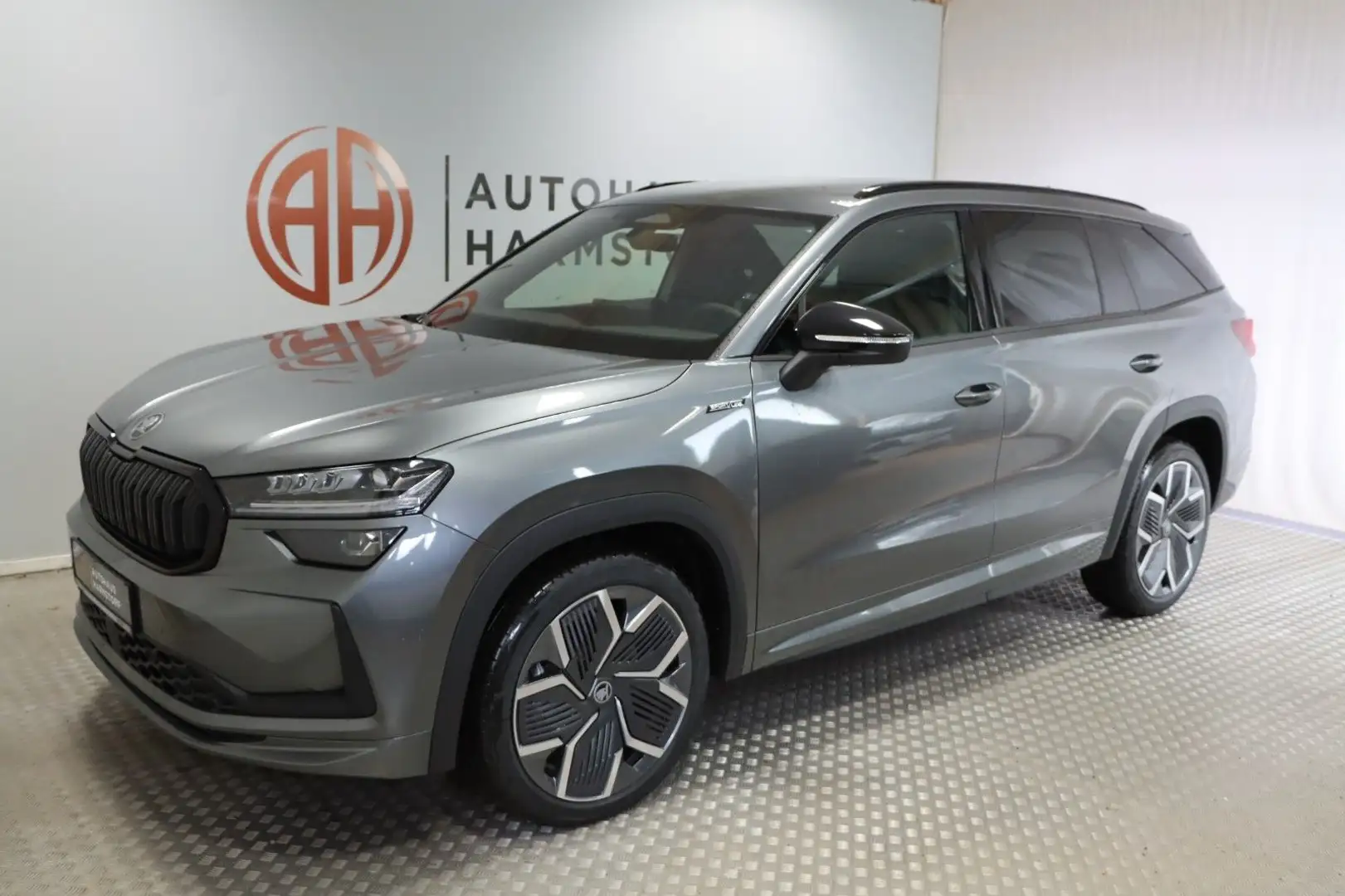 Skoda Kodiaq 2.0 TDI DSG Sportline AHK 20 Zoll Matrix Grau - 2