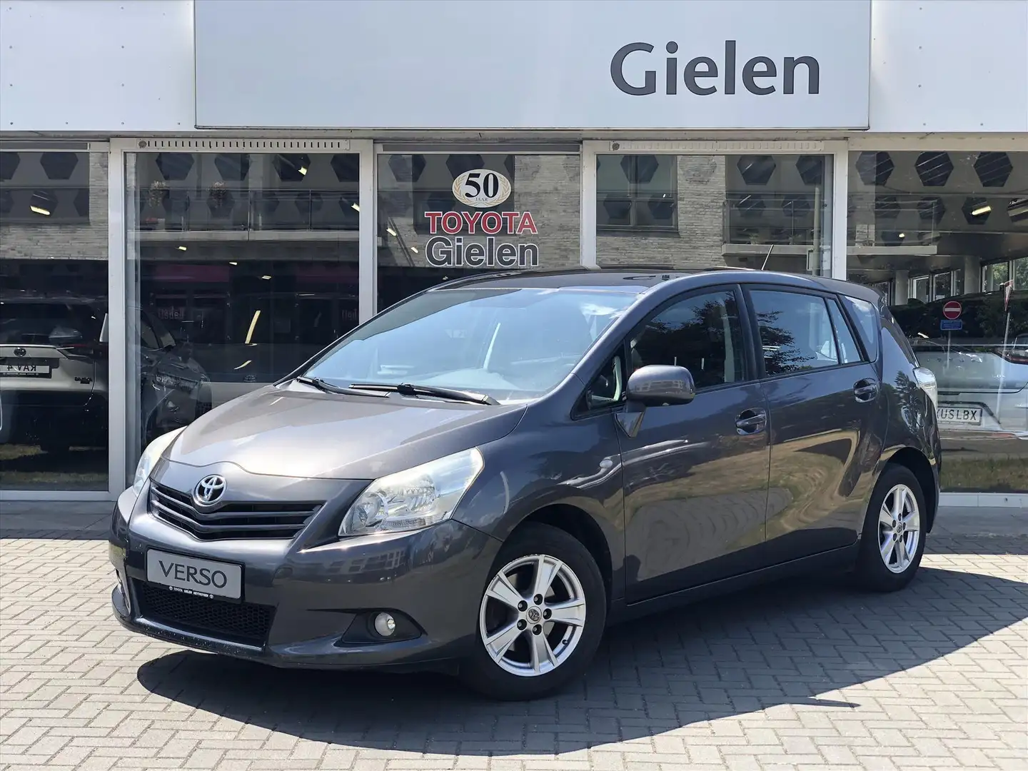 Toyota Verso 1.6 VVT-i 132pk Comfort Plus | Panoramadak, Aircon Grijs - 1