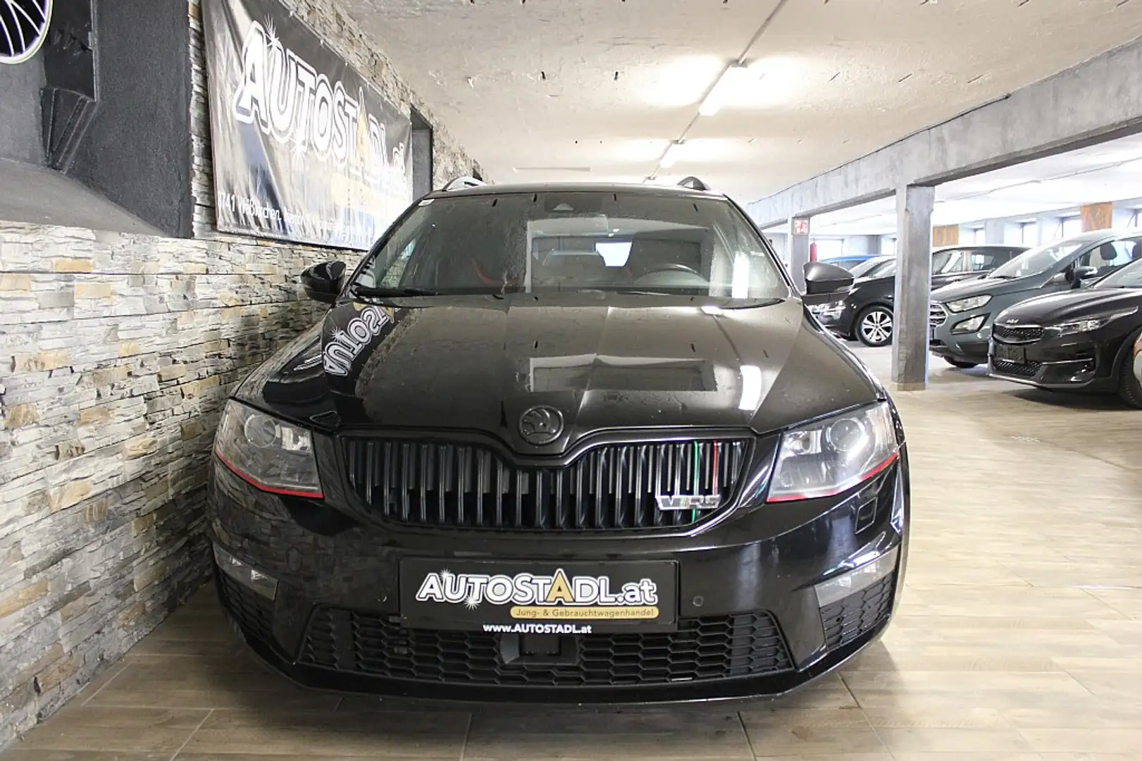 Skoda Octavia Combi RS 2,0 TDI Green tec DSG Zwart - 2
