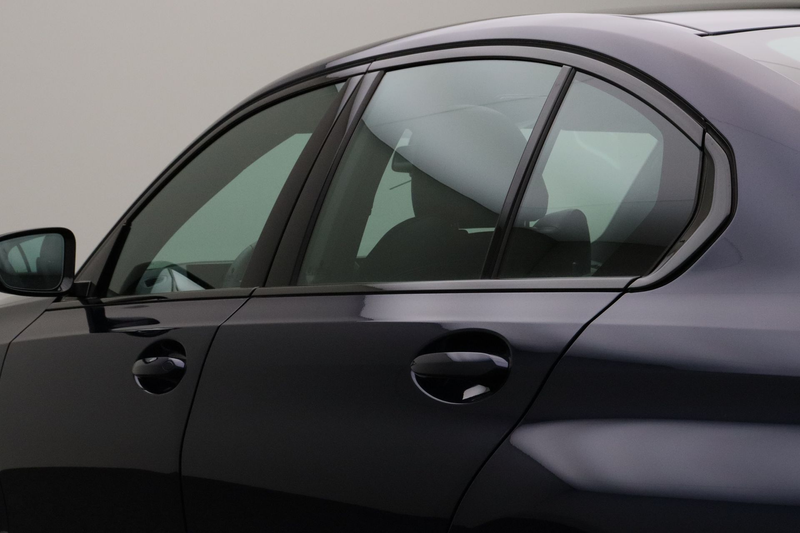 BMW 330 3-serie 330e — photo 5