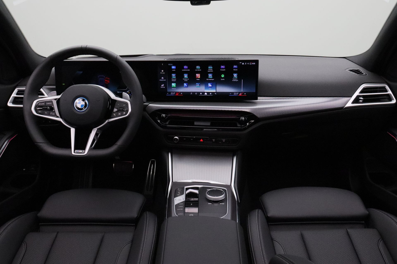 BMW 330 3-serie 330e — photo 3
