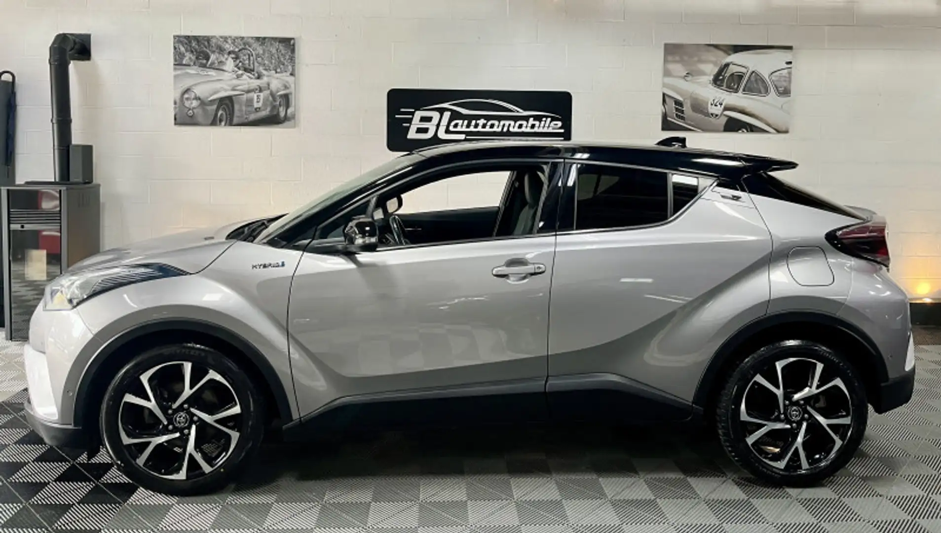 Toyota C-HR 122H GRAPHIC 2WD E-CVT Gris - 2
