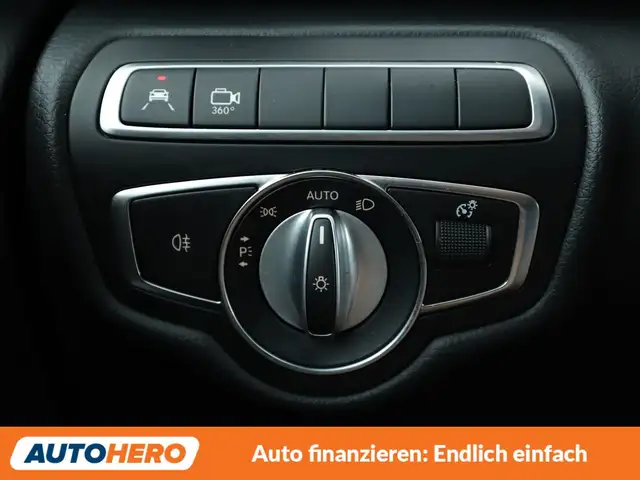 Mercedes-Benz V-Class view 26
