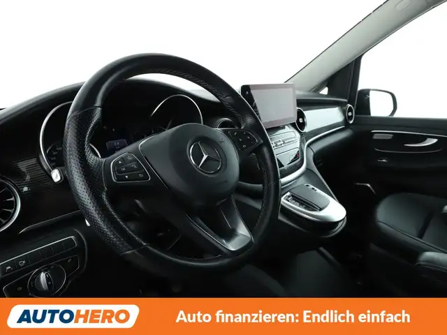 Mercedes-Benz V-Class view 11