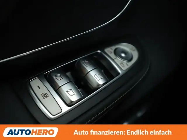 Mercedes-Benz V-Class view 25