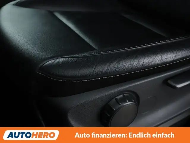 Mercedes-Benz V-Class view 30