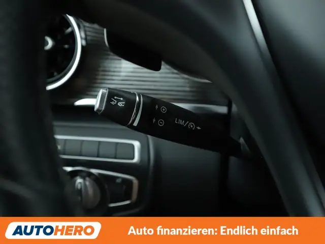 Mercedes-Benz V-Class view 27