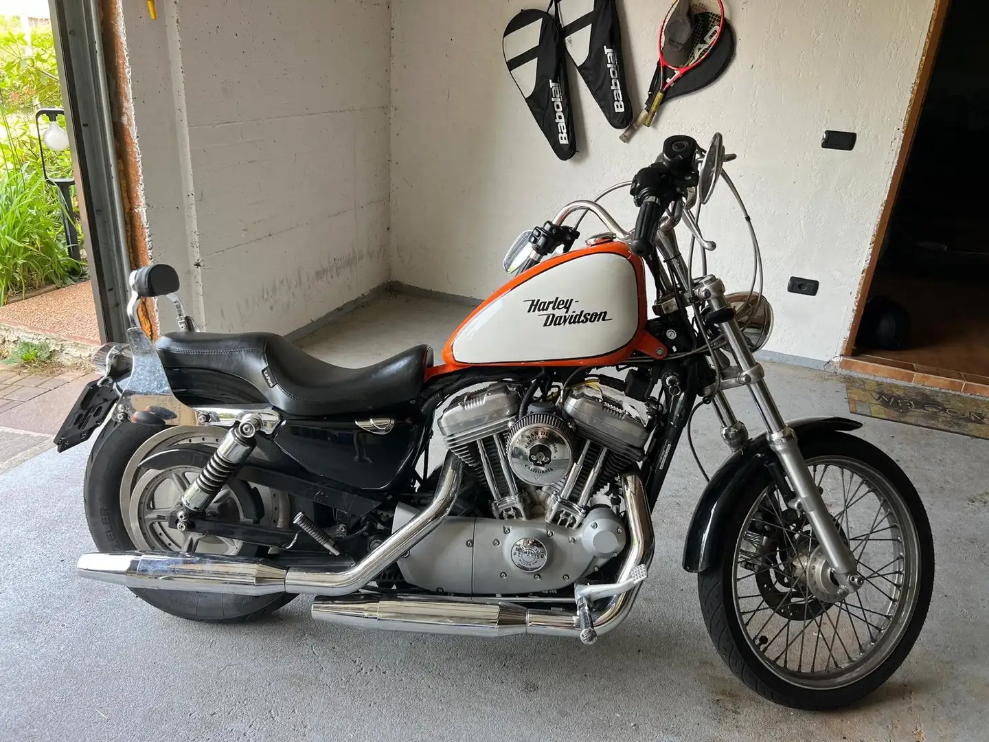 Harley-Davidson Sportster 883 Custom Negro - 1