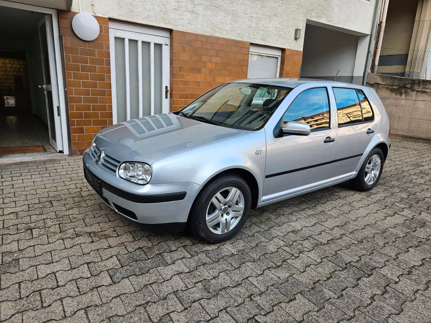 Volkswagen Golf 1.4 Edition / TÜV NEU Zilver - 2