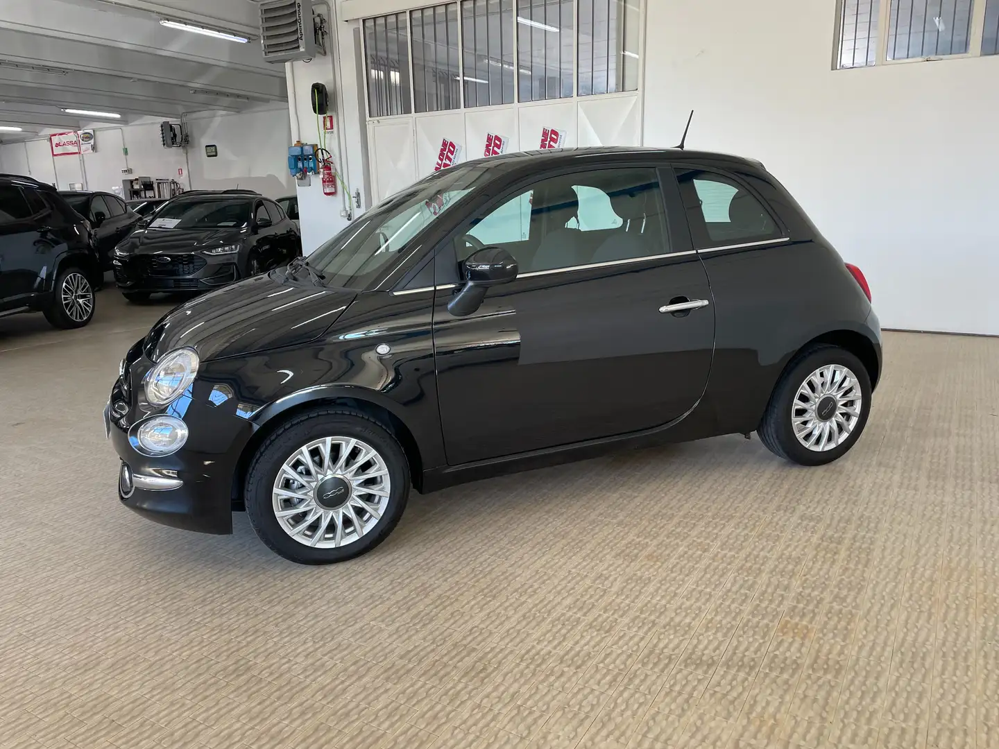 Fiat 500 1.0 hybrid Dolcevita 70cv 2024 Clima auto Sensori Nero - 1