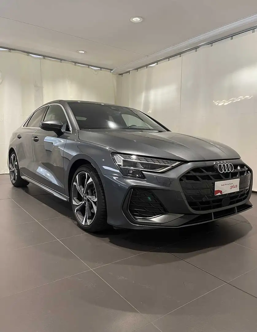 Audi A3 4ª serie Sedan 35 TDI S tronic S line edition Grau - 1