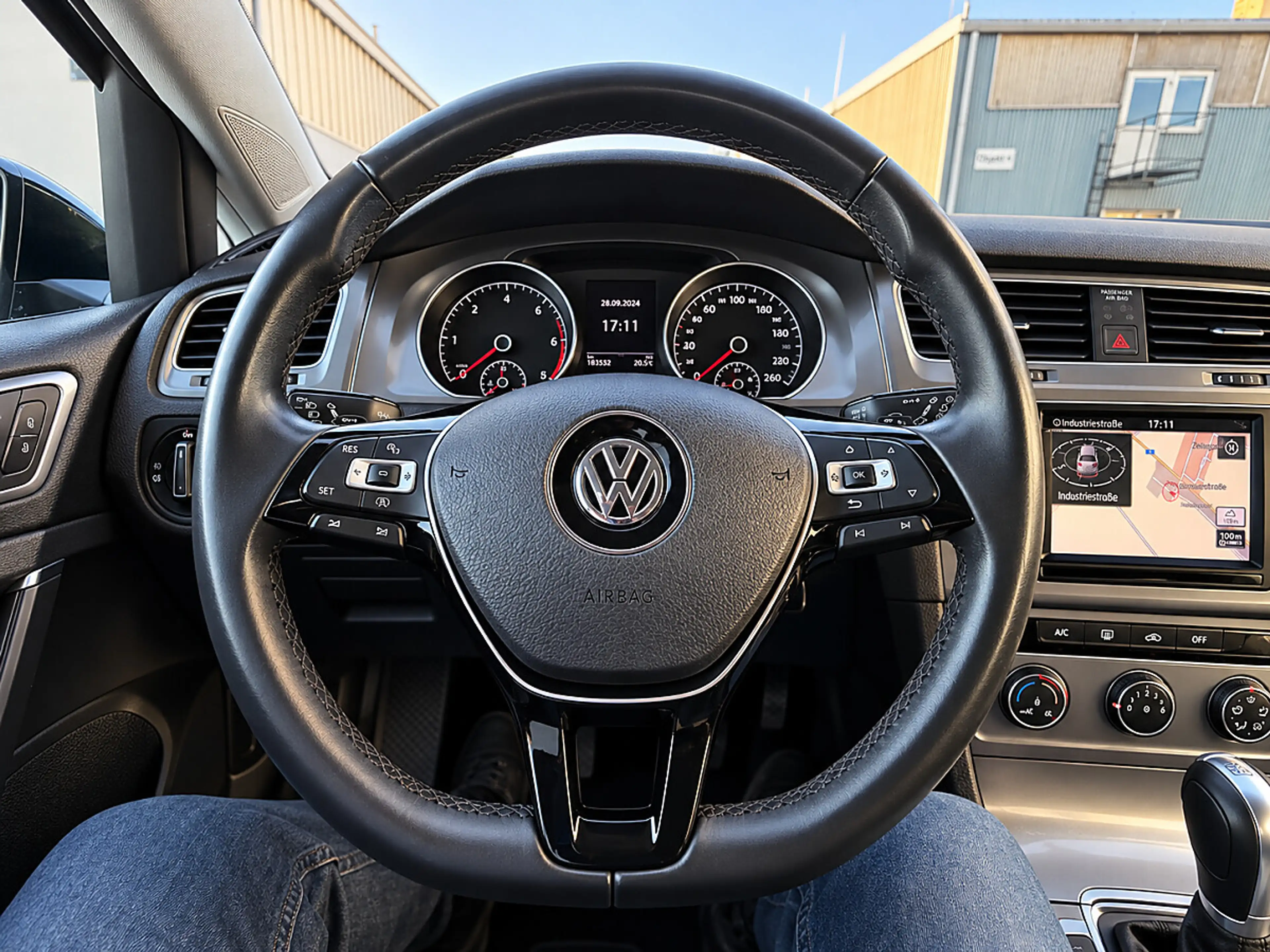 Volkswagen Golf GTE Golf VII 1.6 TDI BlueMotion *SEHR GEPFLEGTES FA... — photo 11