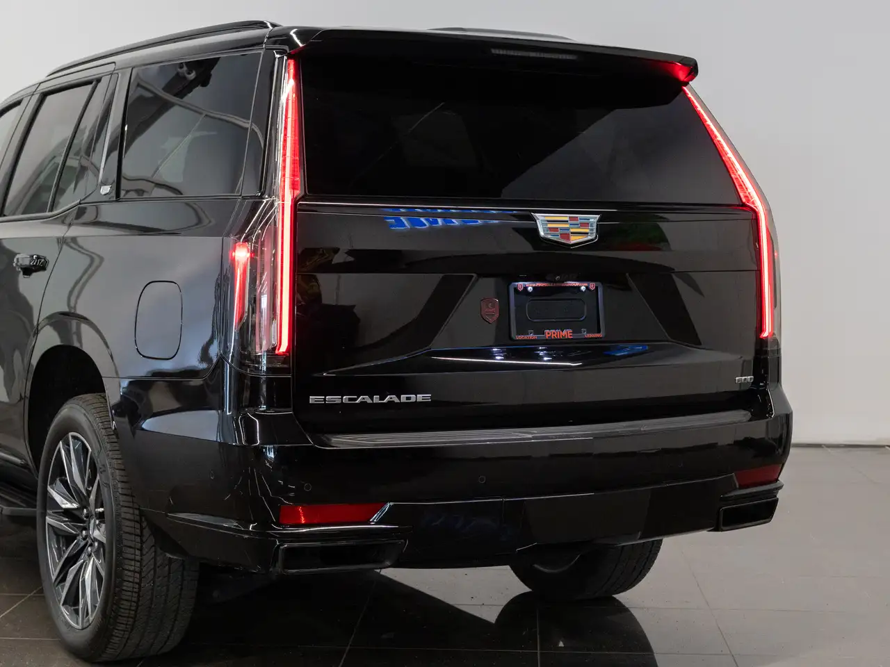 Cadillac Escalade снимка Cadillac Escalade
