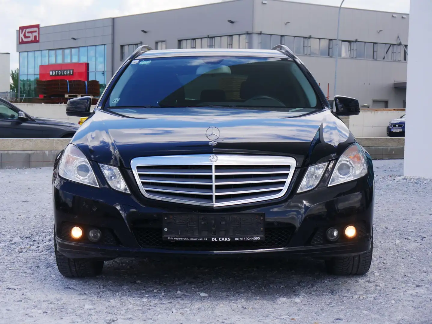 Mercedes-Benz E 220 T Classic CDI Zwart - 1
